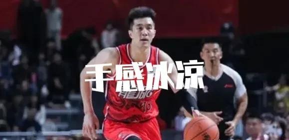 体育娱乐-詹俊解析阿森纳与切尔西战略